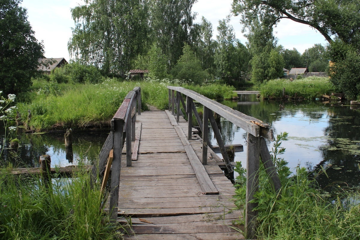 Мост в деревне фото