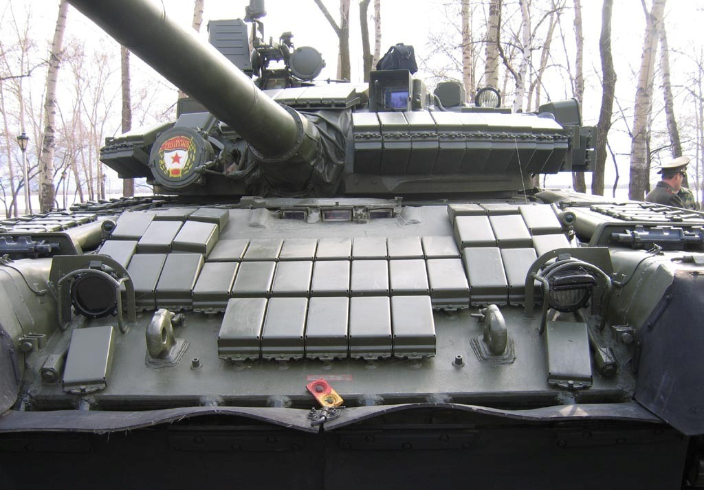 Дз на пять. Т-80б т-80бв. Т-80 С динамической защитой. Динамическая защита на т-80бвм. Т-80бв-РВ.