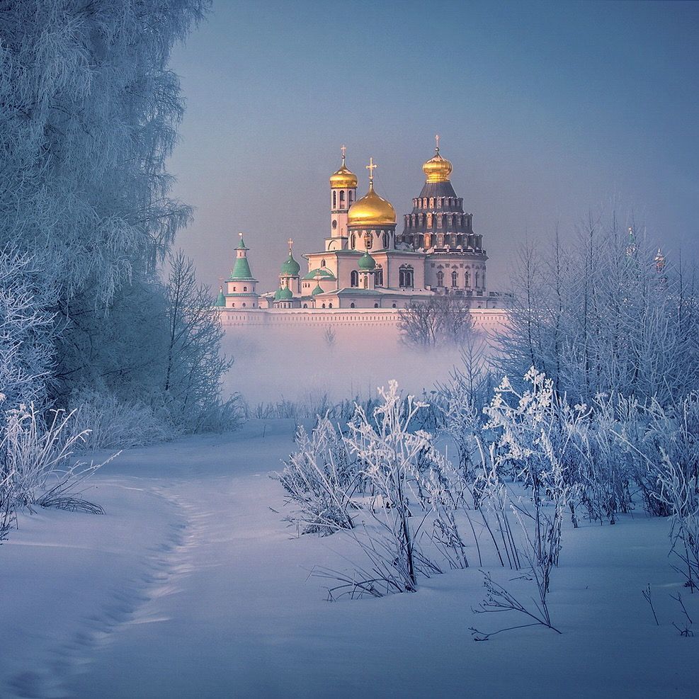 Новоиерусалимский монастырь заснеженной зимой