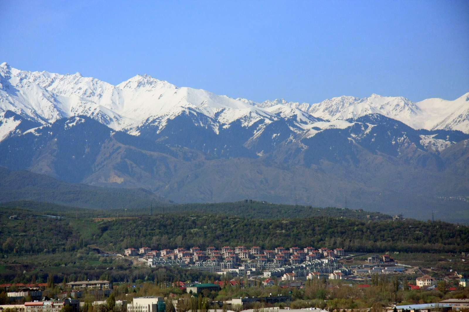 Талгар алматинская область. Алма Ата горы. Гора Талгар Казахстан. Алма-Ата горы Алатау. Алма-Ата природа предгорье.