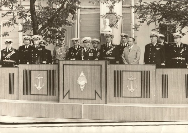 Вып л. Высшее военно-Морское училище имени Фрунзе. ВВМУ имени Фрунзе 1983. Высшее военно-Морское училище имени Фрунзе 1940. Выпуск ВВМУ им Фрунзе 1974.